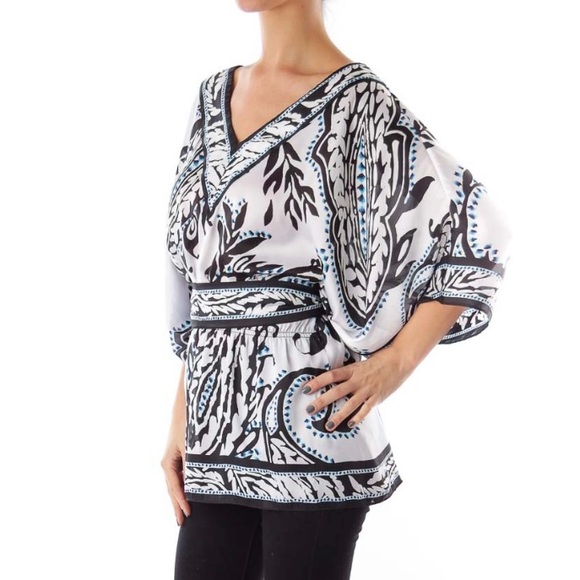White House Black Market Beautiful batwing blouse - Picture 2 of 5